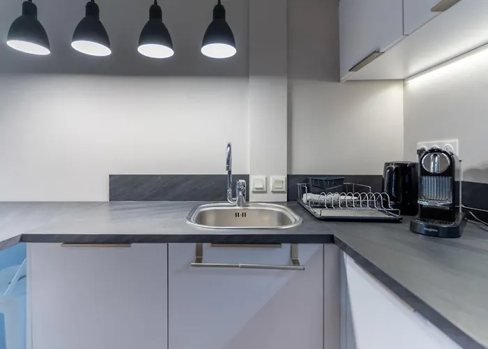 Beautiful Flat With Swimming Pool Tennis Court And Private Car Parking 64