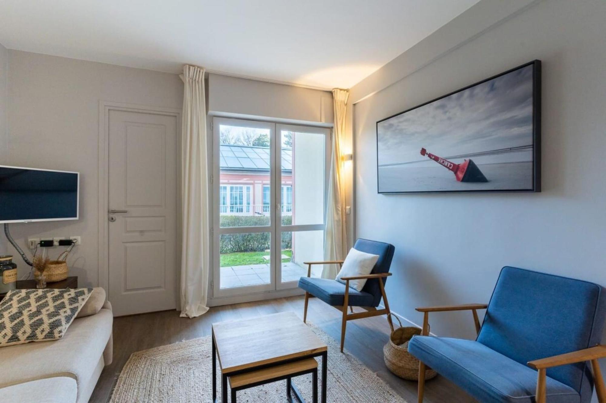 Apartment Beautiful Flat With Swimming Pool Tennis Court And Private Car Parking 64
